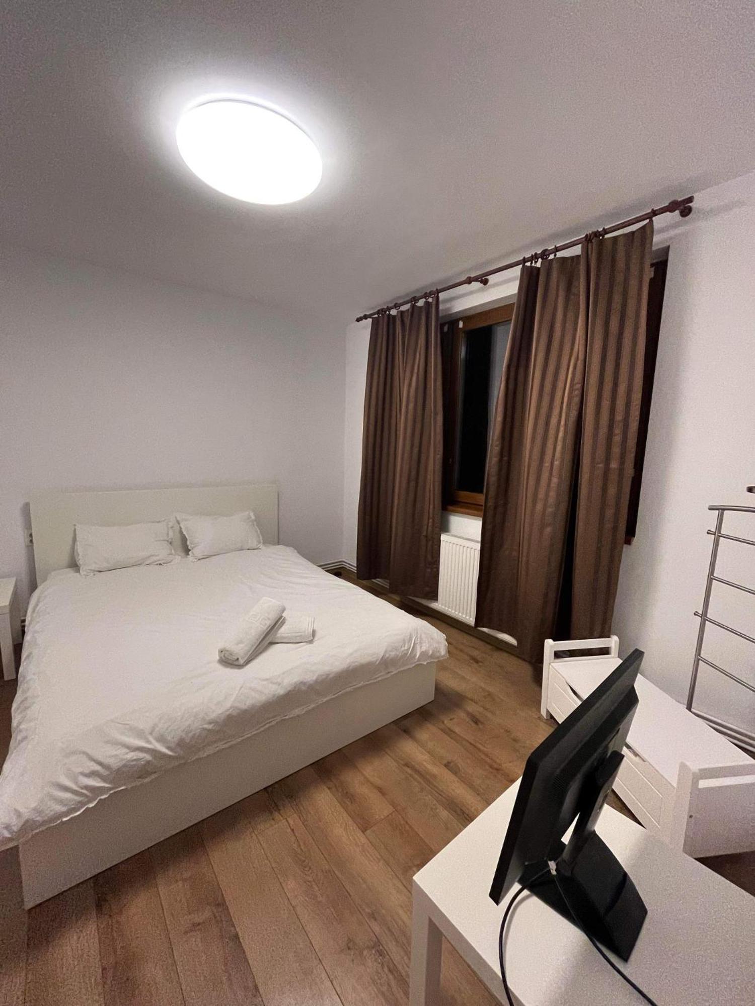 Peles Green Apartment & Piano Cluj-Napoca Extérieur photo